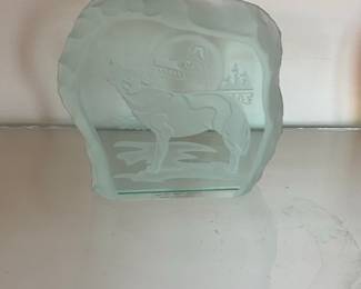 Prestige Glass Int'l Wolf Paperweight