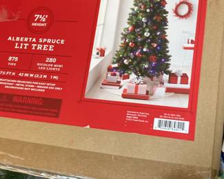 Wondershop 7.5' Alberta Spruce Lit Tree
