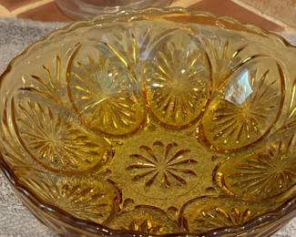 Anchor Hocking Star Cameo Amber Glass Serving Bowl