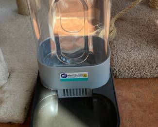 Whisker City Gravity Waterer