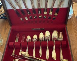 Tudor Plate Oneida Community Queen Bess II Silverplate Flatware Set