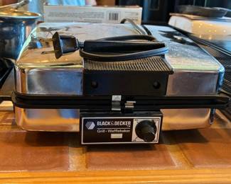 Black & Decker 3-in-1 Grill and Waffle Baker G48TD