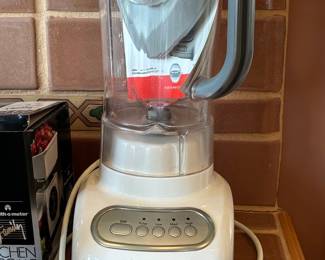 KitchenAid KSB560WH1 5-Speed Blender