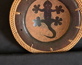 Handmade Pottery Gecko Plate with Wicker Edge