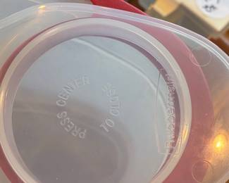 Rubbermaid Cereal Keeper Food Storage Container