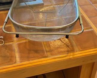 Expandable Stainless Steel Over-the-Sink Colander with Rubber Feet