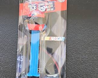 Jeff Gordon #24 DuPont NASCAR PEZ Dispenser