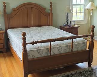 Thomasville Georgian Style Traditional Full Size Poster Bed