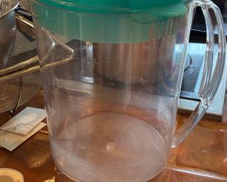 Sterilite 1 Gallon Pitcher, Clear with Teal Lid