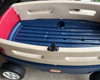 Little Tikes Plastic Pull Wagon