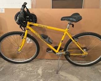 Womens Yellow Hard Rock Specialized Bicycle w Helmet