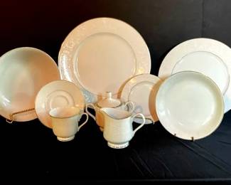 Carlton Japan Plymouth 303 China Set