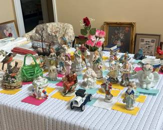 Sample of various vintage decorative figurines 