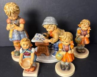 209 fivegoebelhummelfigurinesinthemann