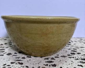 384 antiqueyellowwaremixingbowl