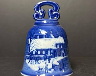 046 royalcopenhagen1995blueporcelainbel