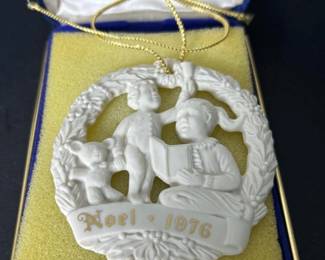 374 gorhamjoysofchristmas1976parianmed