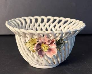 150 smallcapodimonteporcelainbasketwith