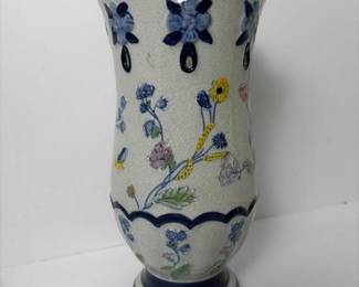 165 decorativefloralmotifporcelainvase