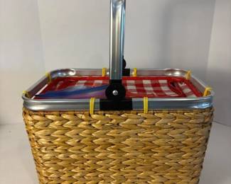 108 wovenpicnicbasketwithaluminumhandle