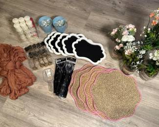 410 assorteddecorativepartysuppliesandt