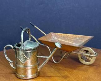 400 miniaturemetalwateringcanandwheelba