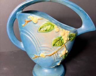 335 rosevillepotterybluepedestalbasket