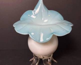 024 handblownopalescentglassvase
