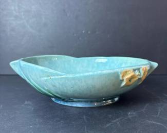 359 rosevillepotterybluefloralconsolebo