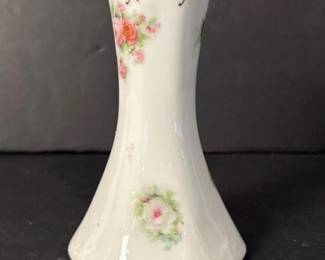 070 porcelainfloraldecoratedsaltshakerg