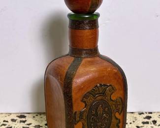 385 leathercladglassdecanterwithembosse