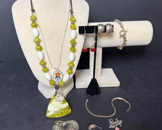 272 assortedsterlingsilverjewelryaccesso