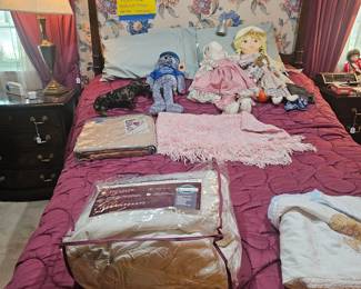 Antique  four poster queen bed/adjustable  with sleep number mattress