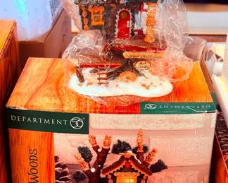 Department 56 North Pole Woods Holiday Village House