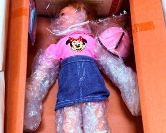 A Moment with Minnie The Ashton Drake Galleries Doll