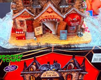 Lemax Spooky Town Halloween Haunted House