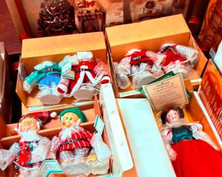Snow White & the Seven Dwarfs Christmas Doll Set Ashton Drake Galleries