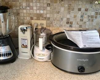 Quality Kitchen: Cuisinart, Oster, Pyrex. Crockpot is new