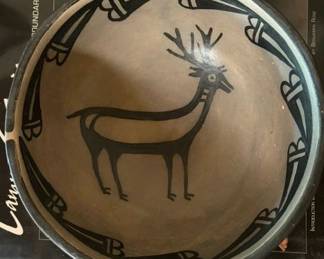 Robert Tenorio (Santo Domingo 1950 -) deer bowl, 8" diameter