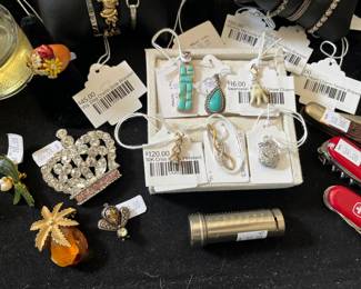 Vtg Dog Charm Slide Bracelet, 10k Criss Cross Pendant
