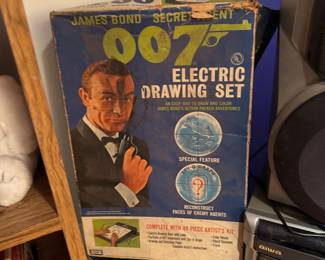 James Bond 007 Electric Drawing Set