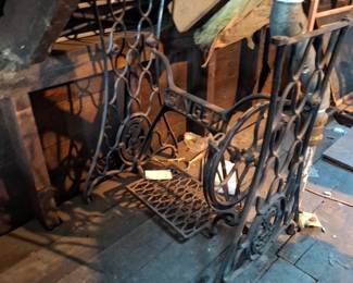 Antique Singer Cast Iron Treadle Sewing Machine Base with Ornate Pedal & Flywheel