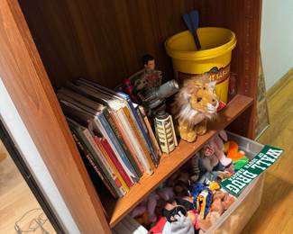 Children’s Books, Educational Reading Collection, Plush Stuffed Animals, Ty Beanie Babies, Safari Adventure Toys and Action Figures
