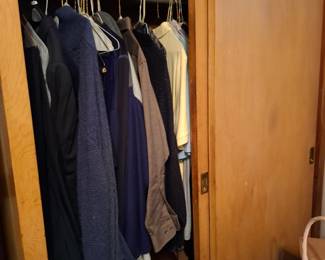 Assorted Men's Clothing, Casual Jackets, Sweaters, Fleece Pullovers, Polo Shirts, Long-Sleeve Tops & Outerwear Collection
