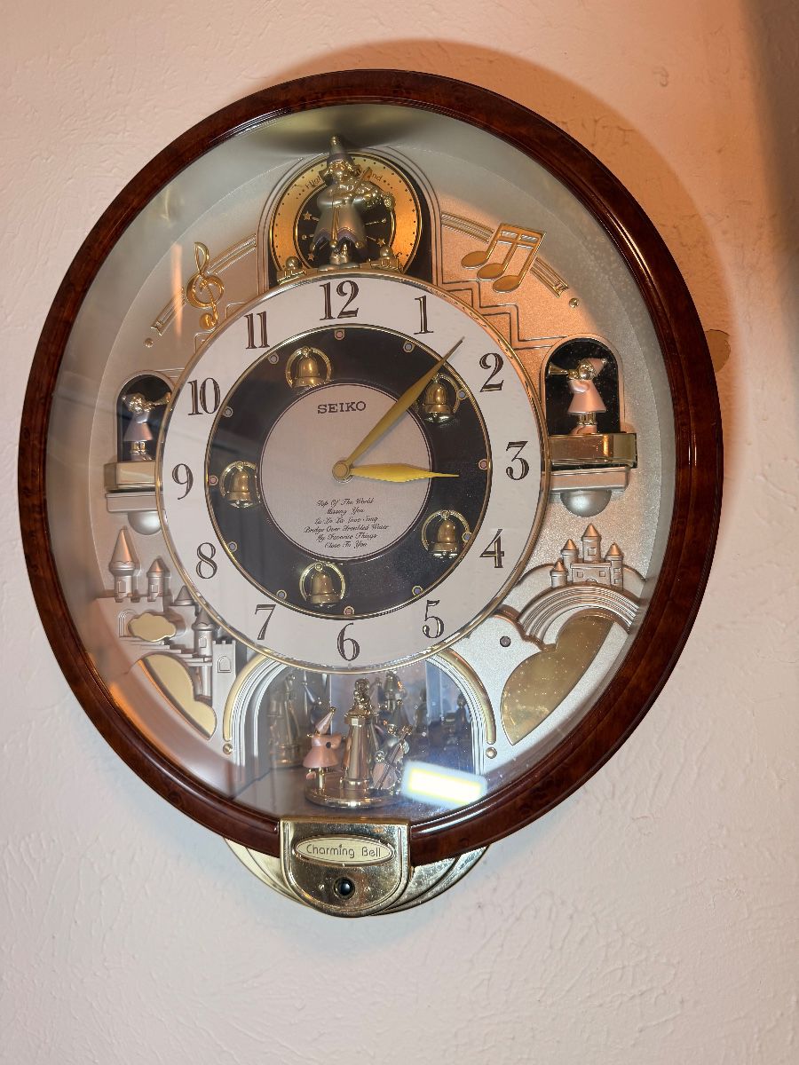 Stylish Statement Pieces in Arlington by Appointment — estate sale item photo 3