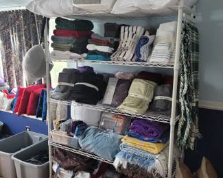 Towels, Queen Beddng