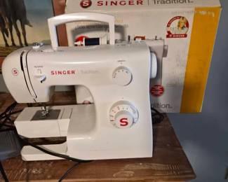 Singer Sewing Machine 