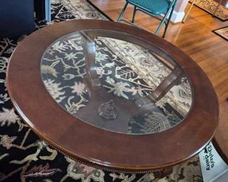 Beautiful round accent table