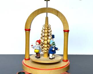 VINTAGE GERMAN CHRISTMAS CANDLE SPINNER