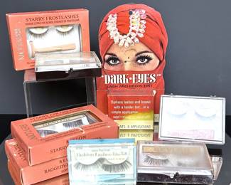 Vintage late 1960s ladies fashion faux eyelashes